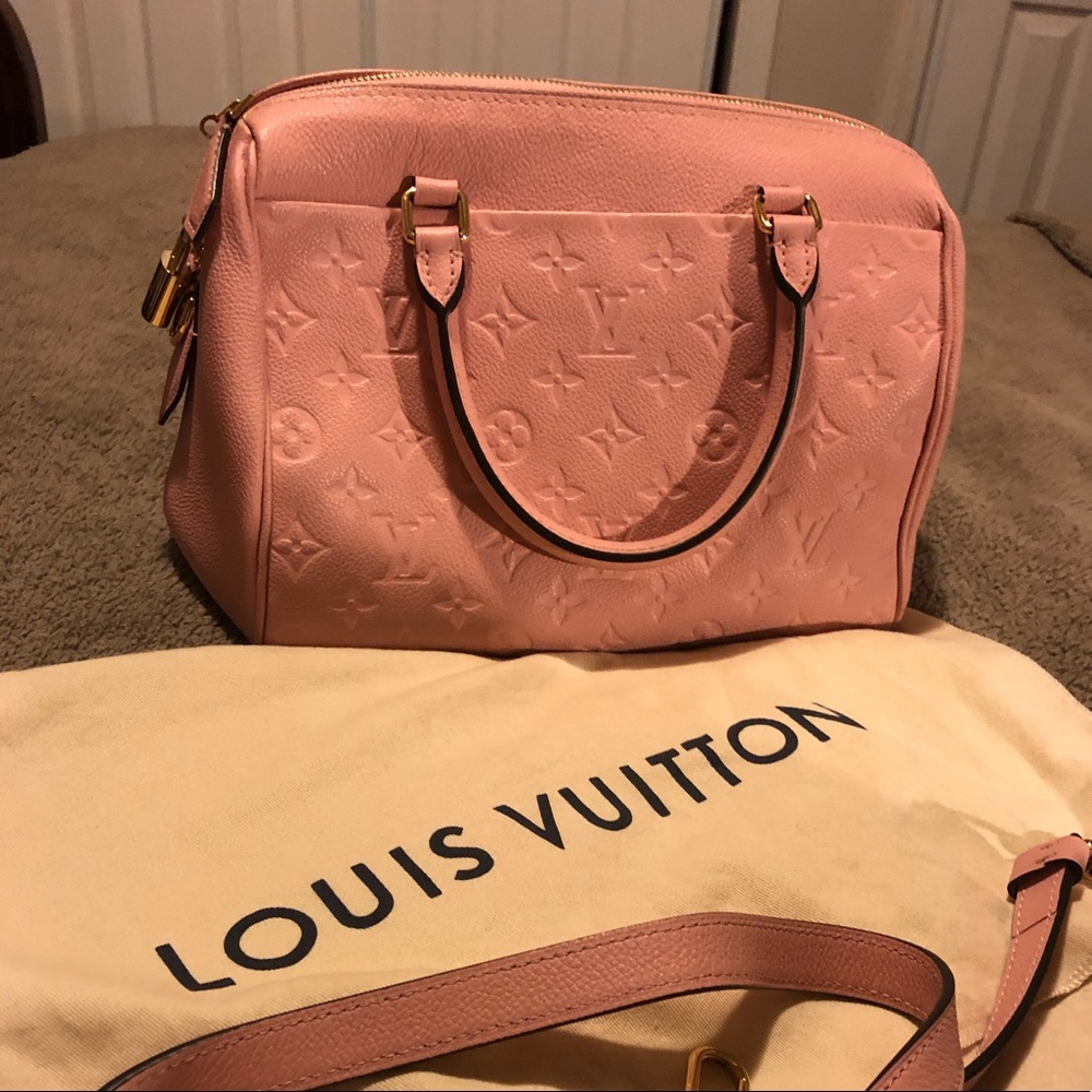 Authentic LV poudre